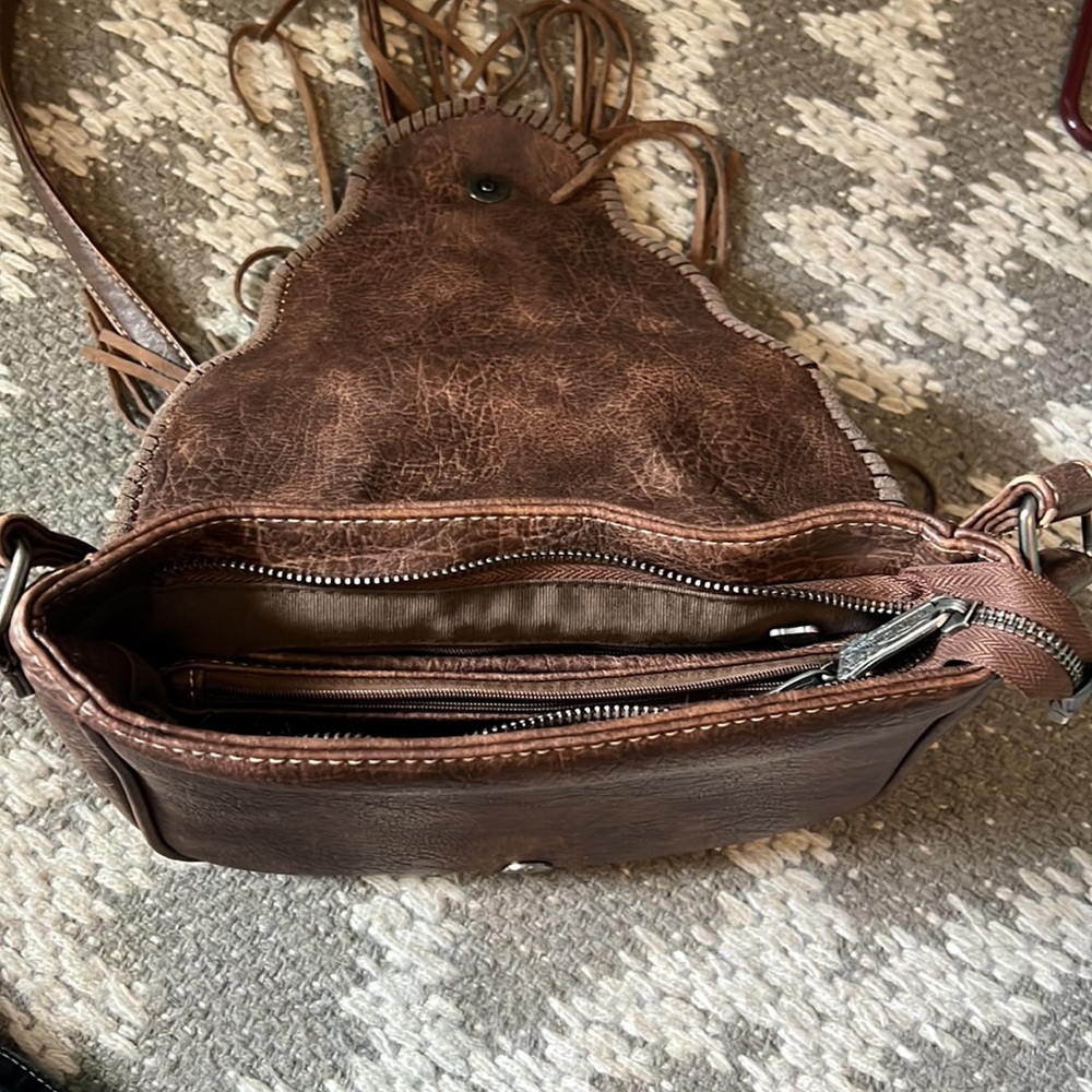Trinity Ranch Crossbody - Picture 2 of 4